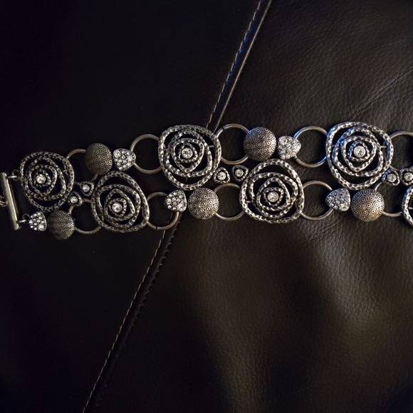 Beautiful Rose like Pattern Chain Belt - Picture 3 of 3